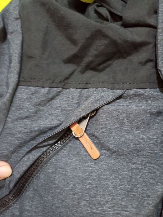 Куртка новая HM на 10 лет.