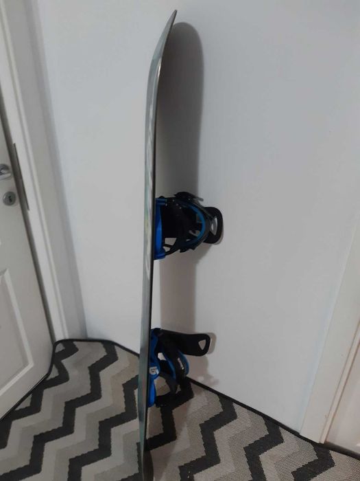 Placa snowboard Burton 144 cm cu legaturi Burton marimea M