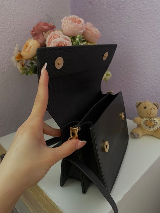 Черна дамска чанта от еко кожа