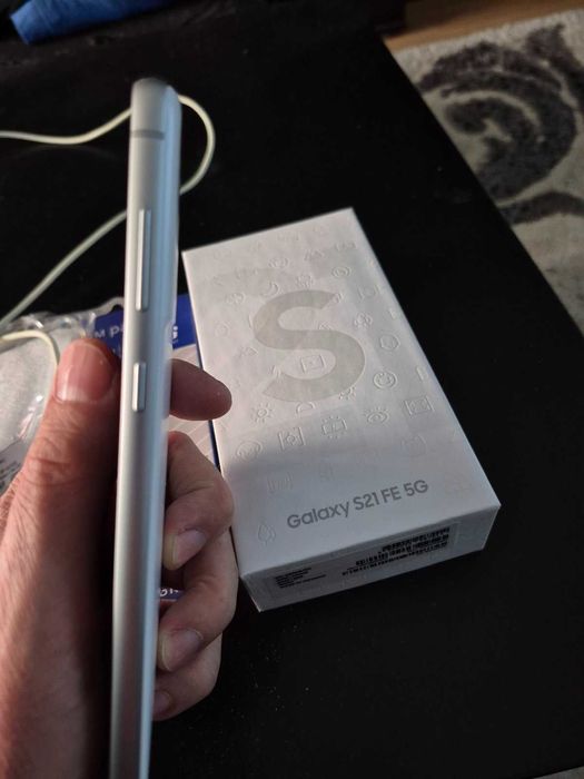 Samsung s21 FE продавам