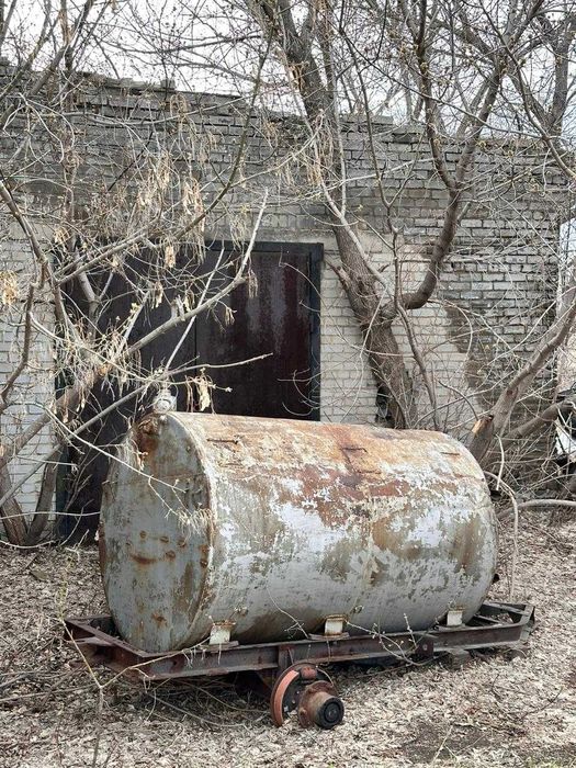 емкость для воды 3 куба на колесах 2 шт