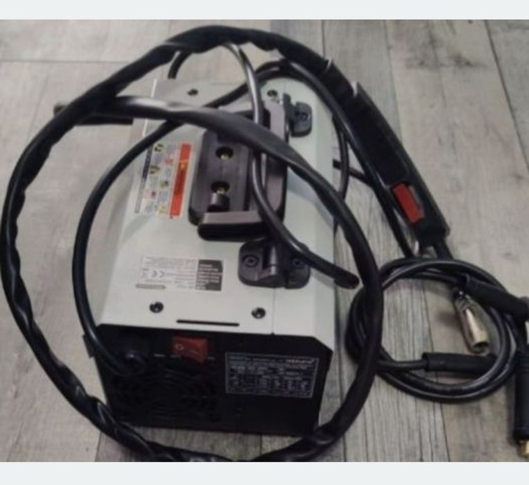 Aparat de sudura cu sarma tip invertor multiprocess fara gaz