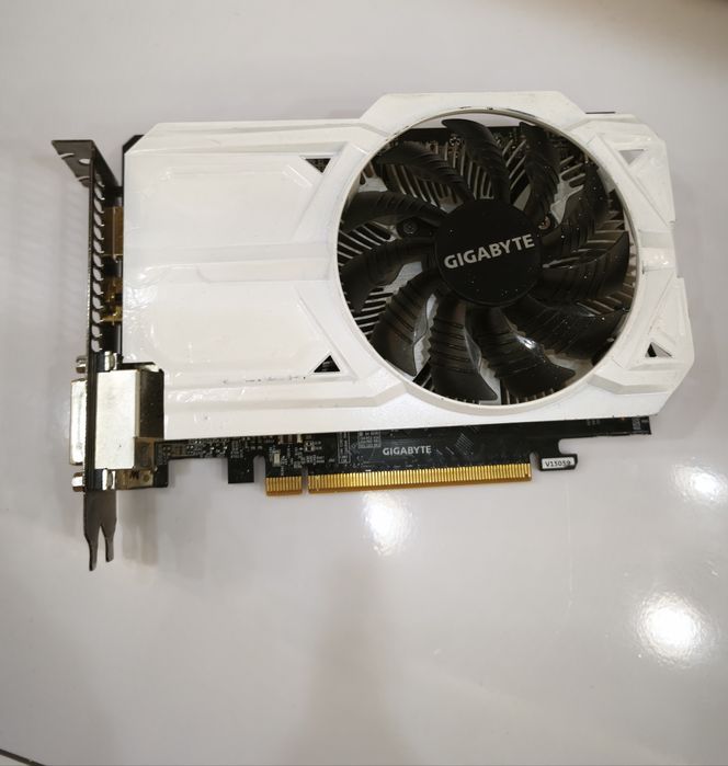 Видеокарта Gigabyte GTX 950 2GB GDDR5.