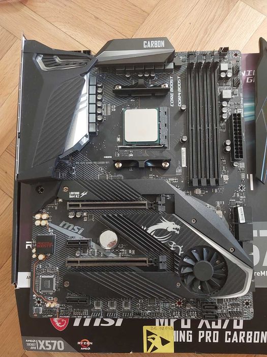 AMD Ryzen 9 5900X + MSI X570 Gaming Pro Carbon Wi-Fi
