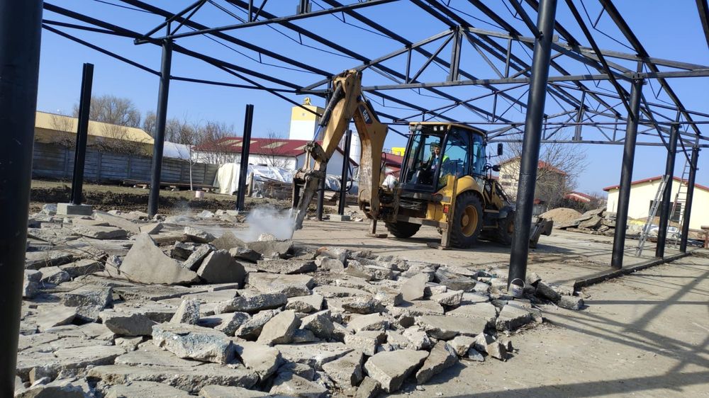 Închiriem cilindru , excavator, buldoexcavator, autobasculante 3.5-40t