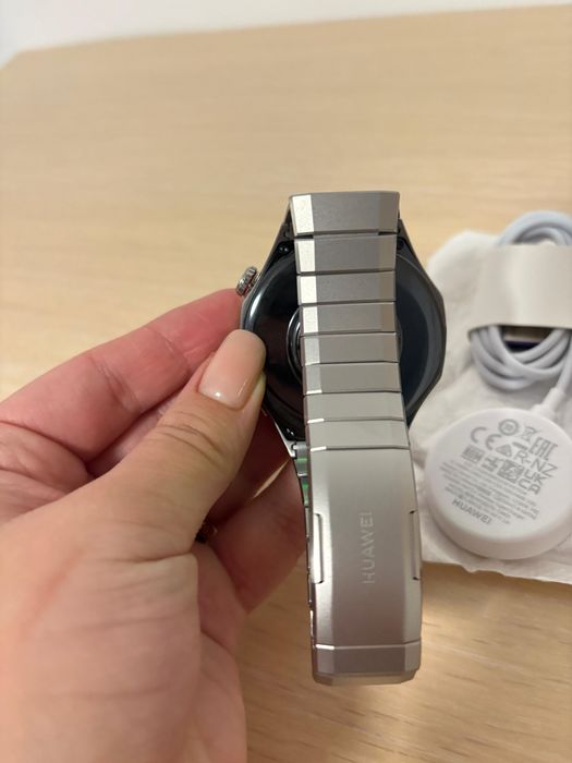 Vând Huawei Watch GT 5 Pro – ca nou