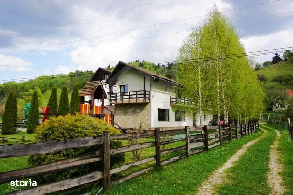 Pensiune Moieciu - 3000mp Teren - 12 Camere Plus Restaurant - Brasov