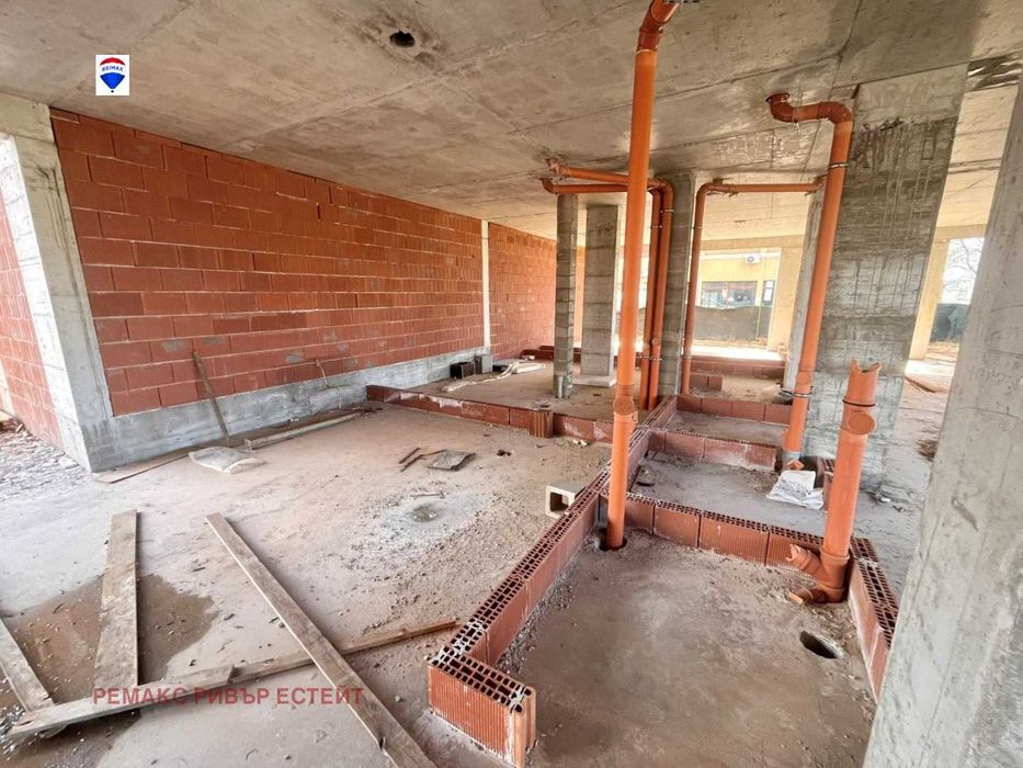 Продава се Офис в Русе, Родина 1 - 740 кв.м за 525 €/кв.м - Снимка #5