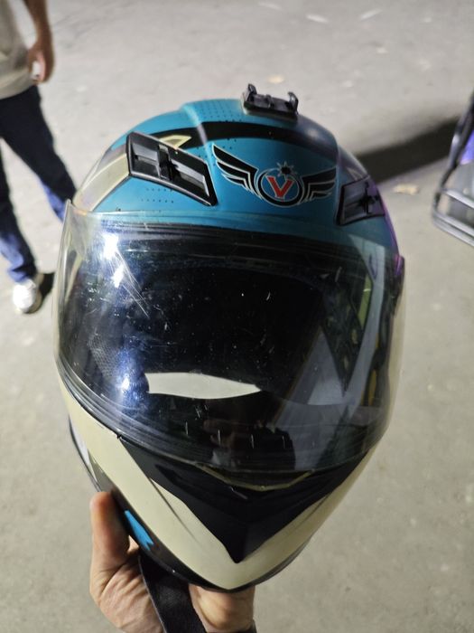 Мотошлем б/у 100минг сум