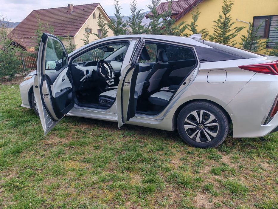 Toyota  Prius Prime PHV