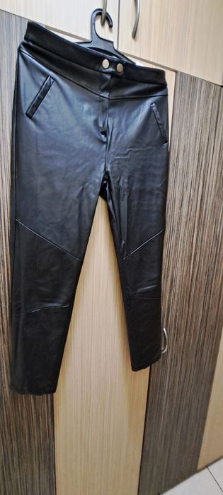 Pantaloni imitație piele