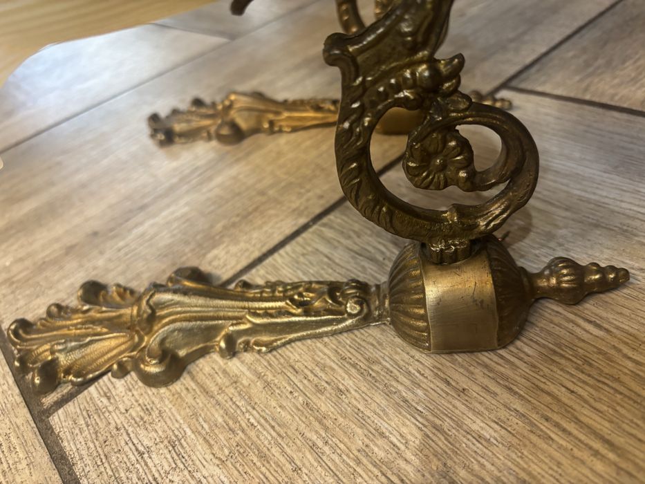 Ретро аплици от излят месинг