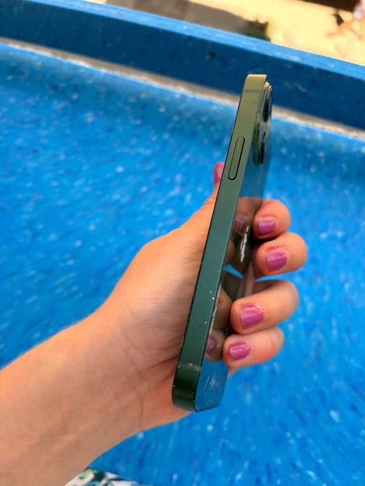 iPhone 13 mini (Green) – Напълно работещ (счупен гръб) / става и за части - 130€ (260 лв.)