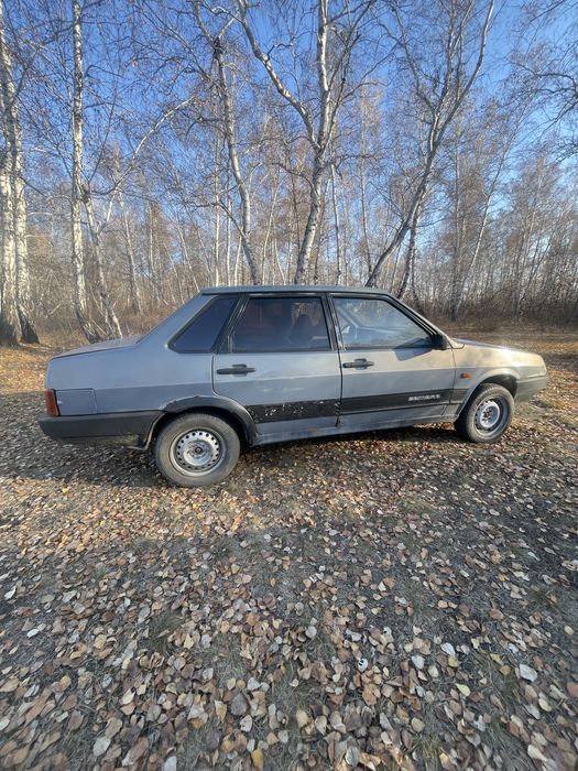 Продам ваз 2199 инжектор 2002