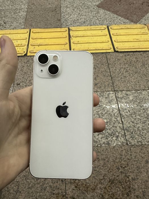 Продам Iphone 13