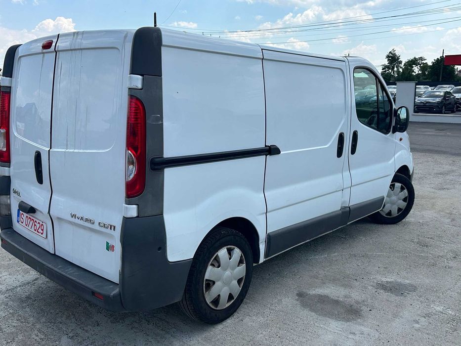 Opel Vivaro 2,0 cdti 2009 cu aer conditionat accept variante !