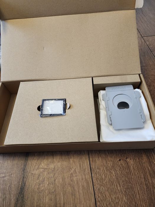 Robot aspirator iRobot Roomba i3+