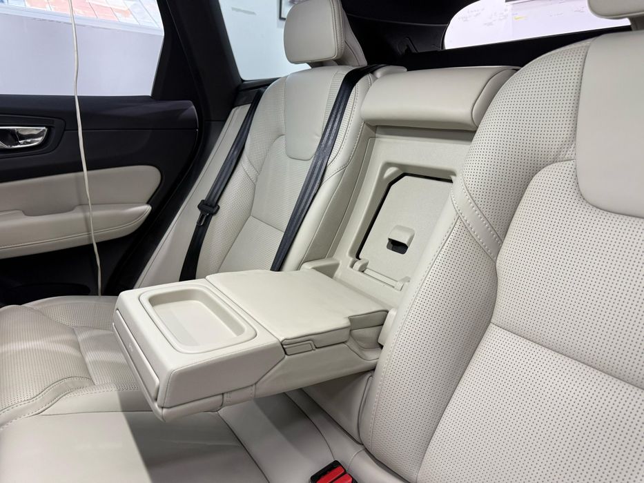 Volvo XC60 inscription
