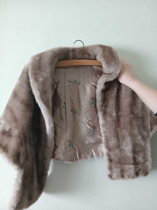 Jachetă scurtă din blană