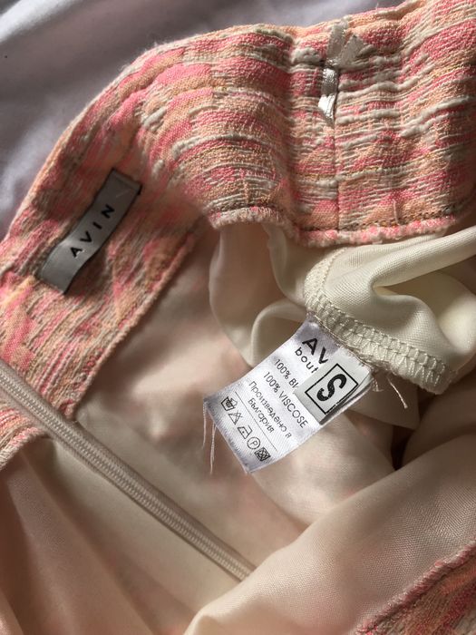 Пола Avin с панделки