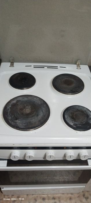 Продам электроплита  есть гриль 4 комфортная фирма Hansa все комфорту