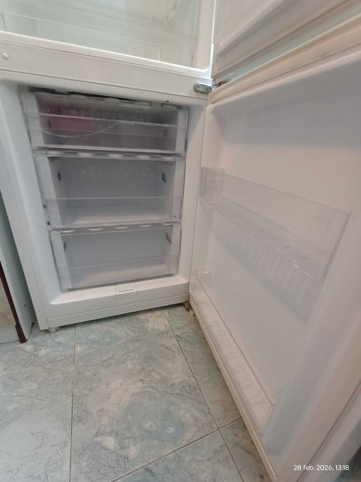 combina frigorifica Samsung-perfect functionala, foarte curata