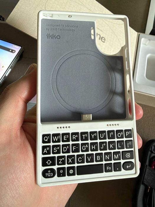 Ikko Mind One Pro 256gb with keyboard рядък и интересен смарфон, нов