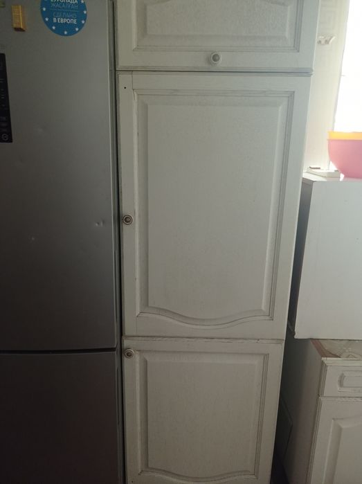 Кухонный гарнитур (часть) дерево