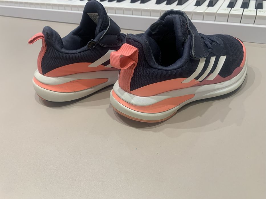 Кроссовки для девочки