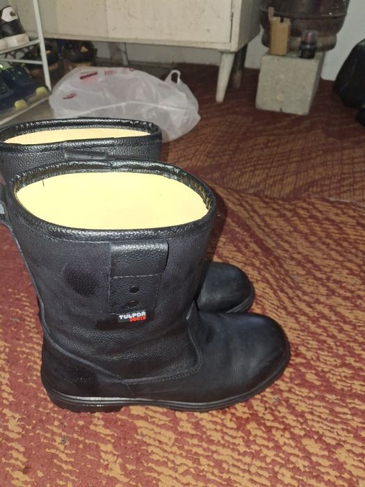 Сапоги продается летние