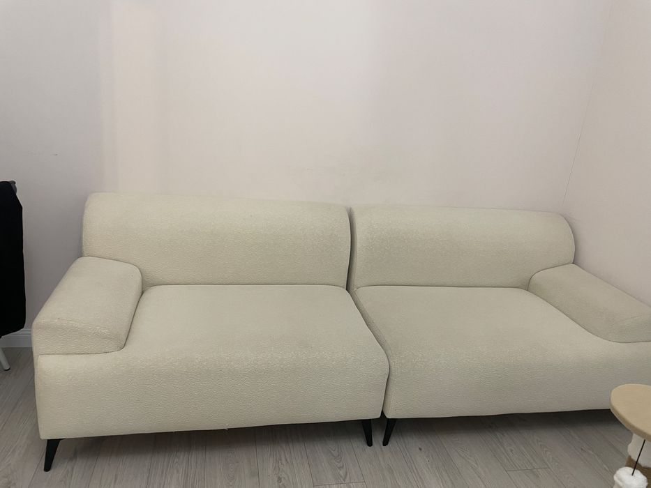 Срочно продам диван в хорошем состоянии