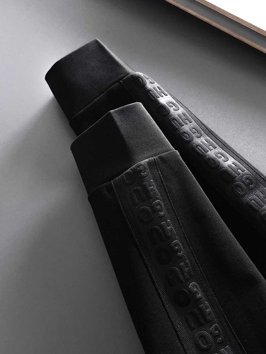 Aduc pe comanda Compleu HUGO orice model