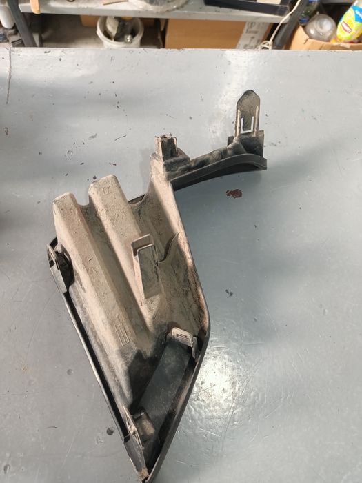 Заглушки на туманки Прадо 150