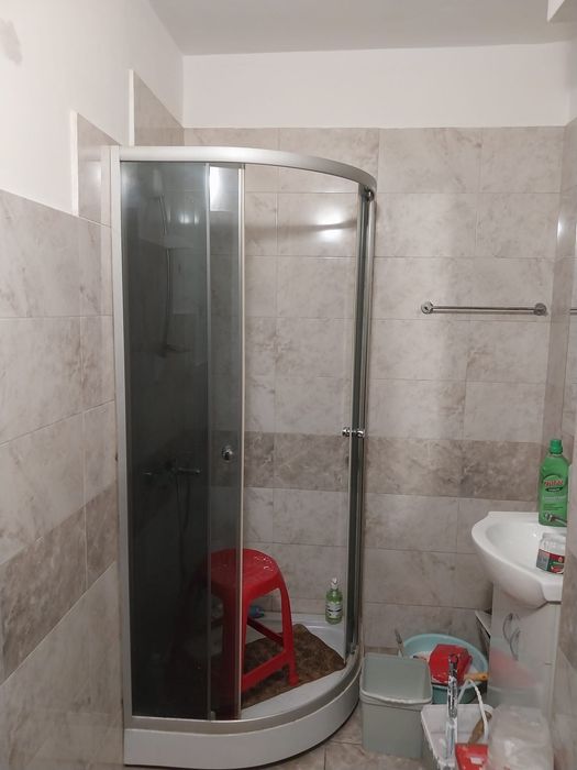 Închiriez garsonieră