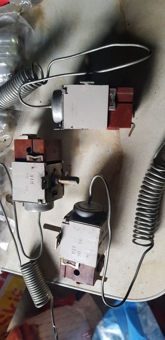 Продам терморегулятор холодильника