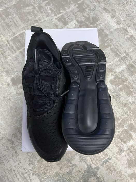 Продам кроссовки