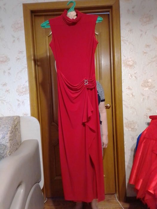 Вечерние платья 44-46