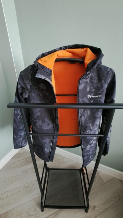 Продам куртку мальч.158см