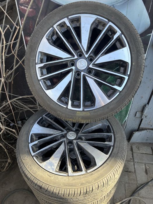 Продам резины 275/50/21