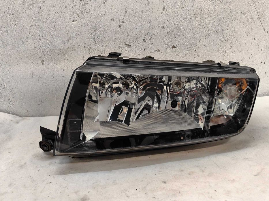 Оригинален фар Шкода Фабиа  Skoda Fabia