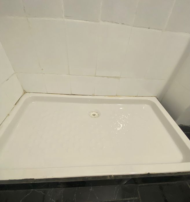 Vând cădiță de duș