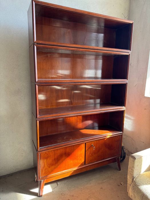 Книжный шкаф xolati zor