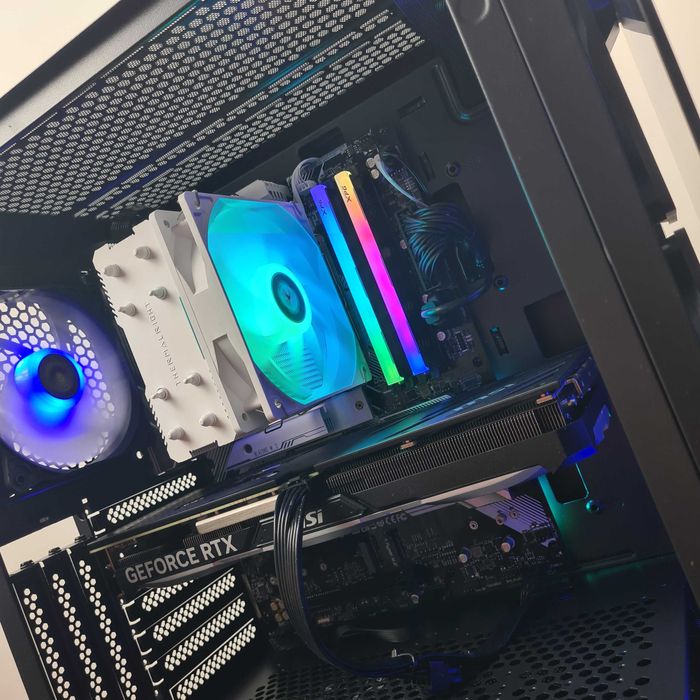 Геймърски Компютър! Ново! RTX 4070, Intel i5-13400F, 32GB RAM