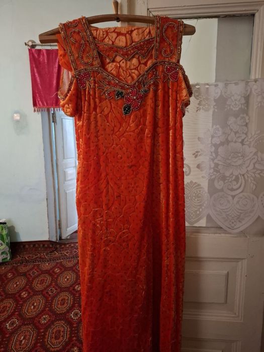 прадается платье
