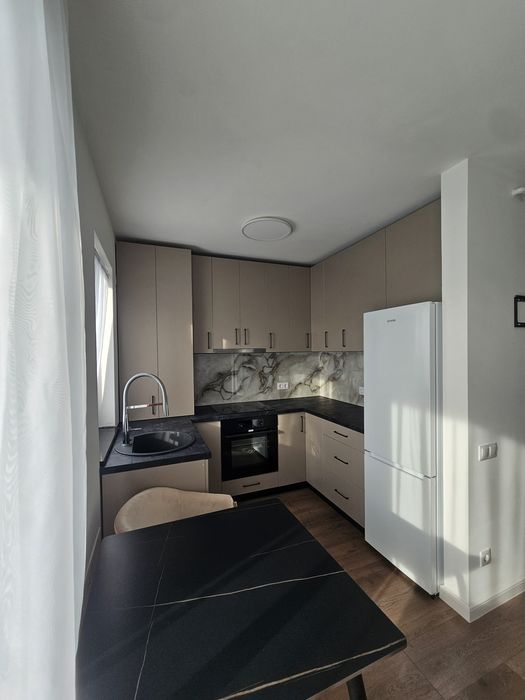 Inchiriez apartament cu 2 camere