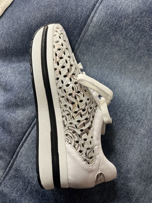 Обувки от естествена кожа (налични номера от 36-ти до 40-ти)