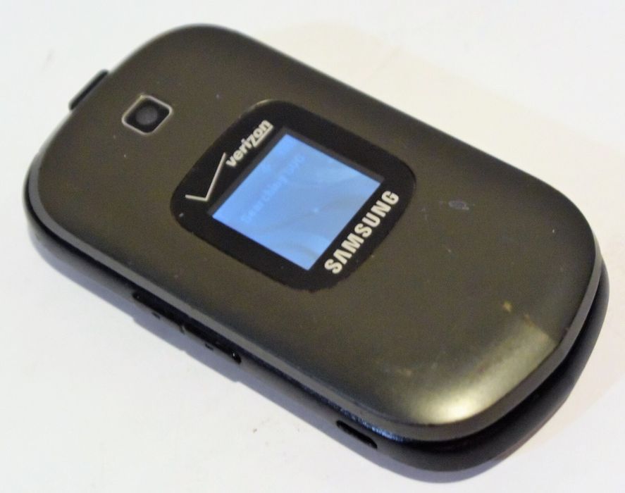 Телефон Samsung Gusto 2