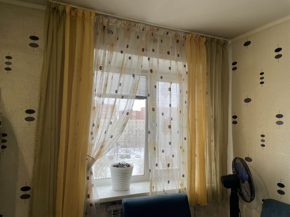 Продам кухоннве занавески , материал  лен