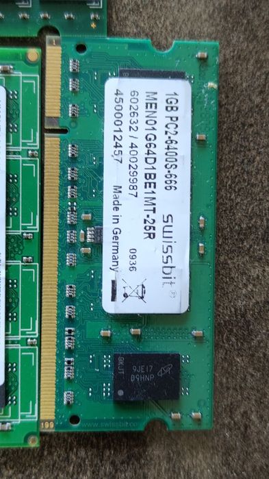 Plăcuțe RAM laptop DDR2 de 1 gb
