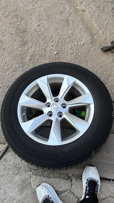 Шины 235/65/R18 Bridgestone